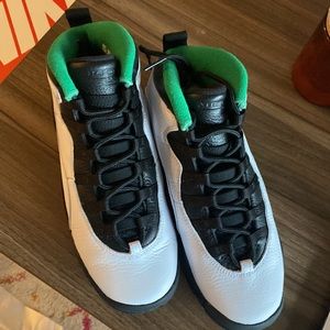 5.5 youth (women’s 7) air Jordan 10 retro gs